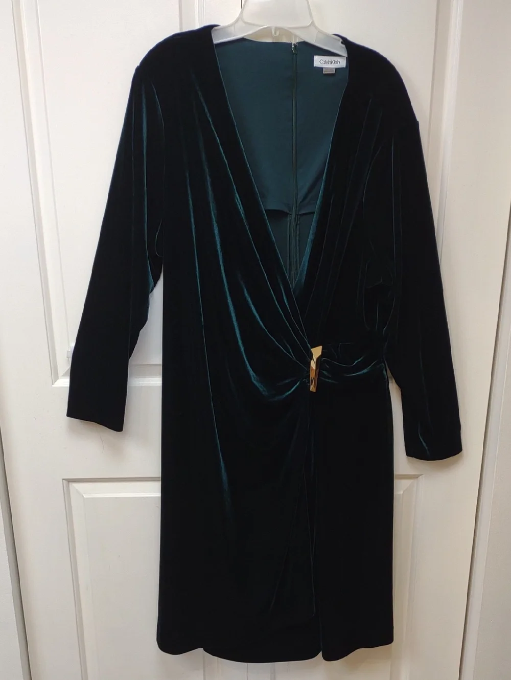 Calvin Klein Green Velvet V-Neck Dress with Gold V-Bar and Side Ruching NWOT - Picture 3 of 9